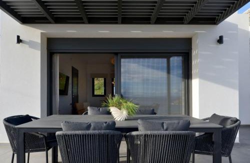 Megas Gialos Villa | KYAN Syros