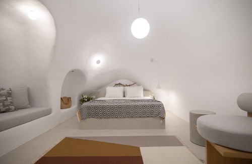 Oia House | Kyrkos Residency