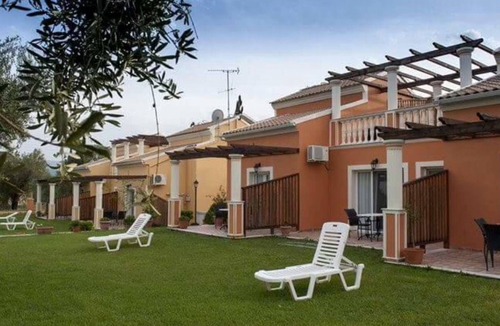 Roda Apartment | L'eremo Luxury Messonete