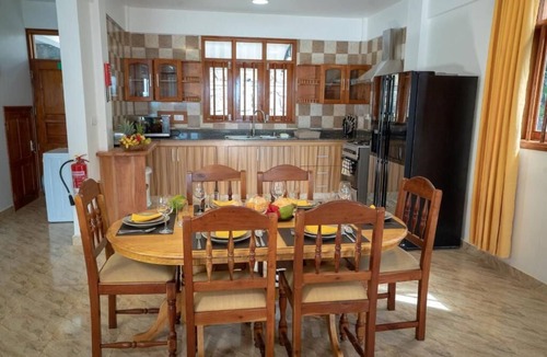Beau Vallon House | LA BELLE RESIDENCE