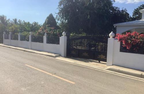 Guayubin Villa | La Casa Blanca