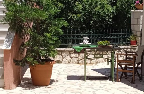Drimonas House | La casa di Bella a tradional stone house with barbecue