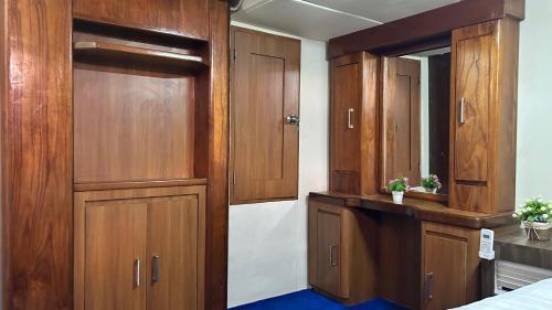 Tanjungbenoa Boat Rental | La Merry Yacht cruise
