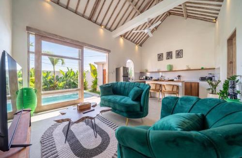 Umalas Villa | La Palma - Greenery Pool Escape with Private Parking