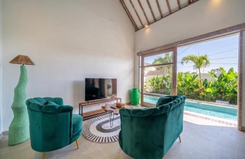 Umalas Villa | La Palma - Greenery Pool Escape with Private Parking