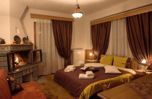 Metsovo Apartment | La Petri Studios with Fireplace & View