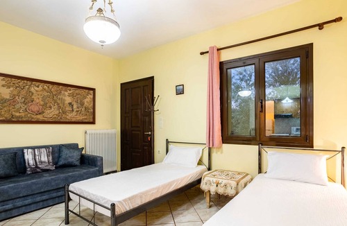 Agrilos Apartment | Lagouvardos Olive Garden - Niko's Family Gem