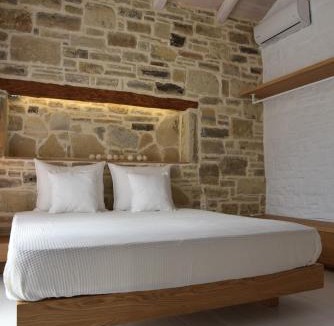 Pombia Villa | LAINI LUXURY SUITES