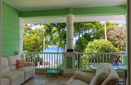 El Batey Apartment | "Las Galerias" - Beach Front - A Gem!