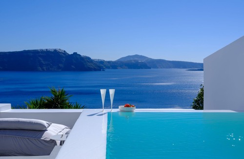 Oia Villa | Lathouri Cave