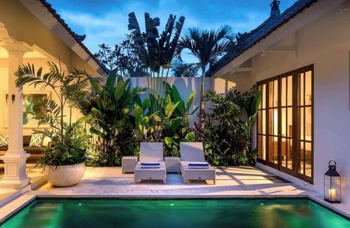 Laksmana Cottage | Lavish Villa Wahah Steps to Seminyak Mall & Beach