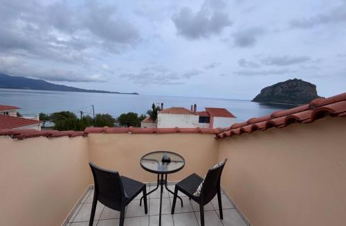 Monemvasia Apartment | Lazarus Beach Sofitas