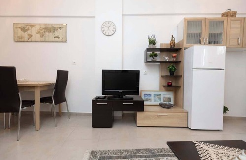 Neapoli-Sykies Apartment | Le Alex, Bright & Modern Escape near CityCenter
