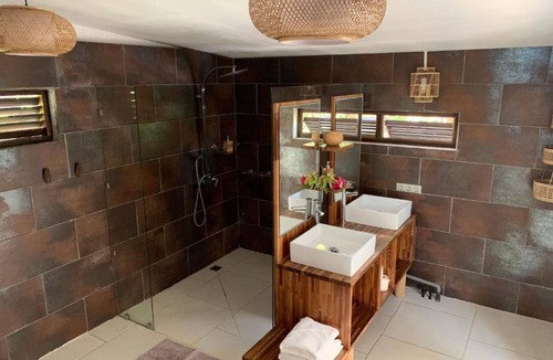 Rangiroa Bed & Breakfast | Le Coconut Lodge