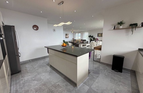 Faaa Apartment | Le Manahere – Spacious Apartment with Panoramic Views of Moorea - Faa'a