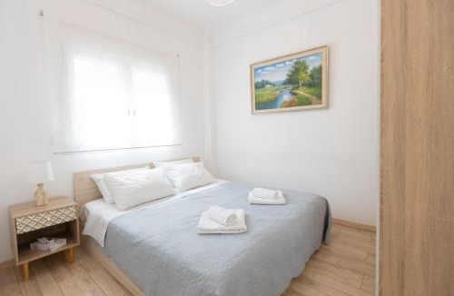 Kalamaria Apartment | Le Plaza, Modern Escape near Thessaloniki Center