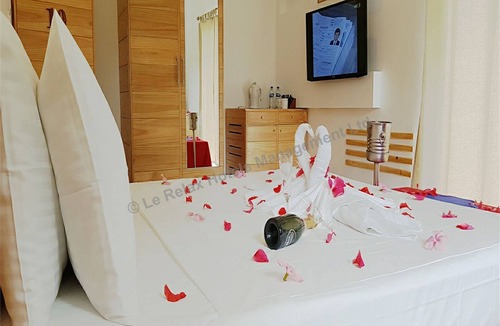 Anse Royale House | Le Relax Hotel and Restaurant