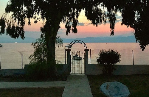 Kavos House | LeMaMi Seafront Bungalows