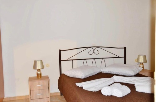 Galatas Apartment | LEMON TREE