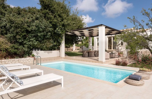 Prines Villa | Levantes Luxury Home - Nature Inspired, Pool & BBQ