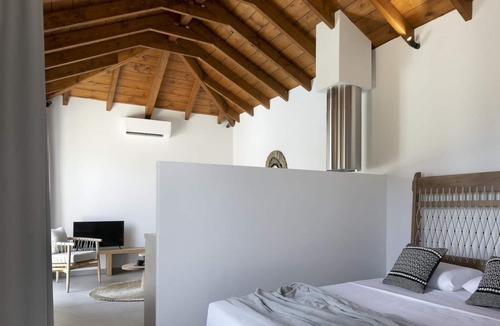 Sourpi House | Lichnos Luxury Studio