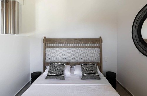 Sourpi House | Lichnos Luxury Studio