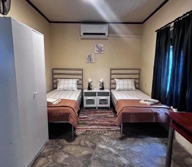 Peraia House | Lidden tree cottage