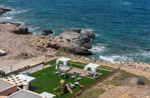 Panormos Apartment | Lili Seafront House, walking distance to the beach & amenities!