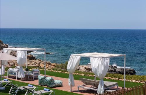 Panormos Apartment | Lili Seafront House, walking distance to the beach & amenities!