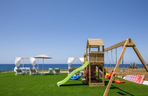 Panormos Apartment | Lili Seafront House, walking distance to the beach & amenities!
