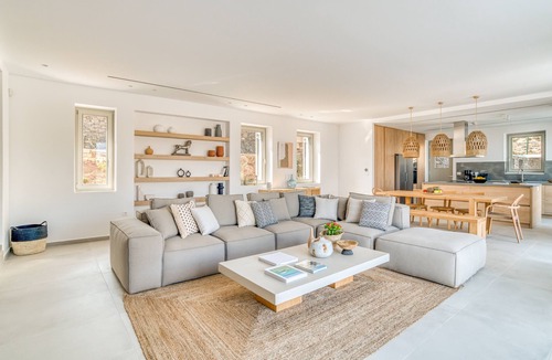 Paros Villa | Lily Rock Villa
