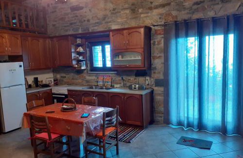 Pagoneri House | LIMNIONAS SUNVIEW