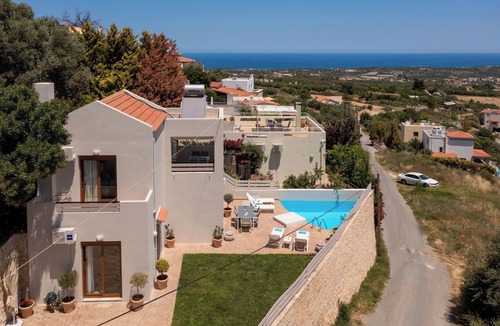 Agia Triada Villa | Linari Villa,a peaceful &cozy 2bdr villa with pool