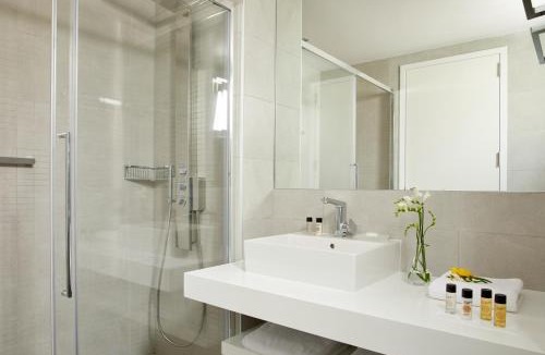 Vlicha Hotel | Lindos Mare, Seaside Hotel