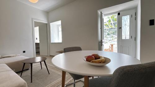 idhra Apartment | Lithos Hydra