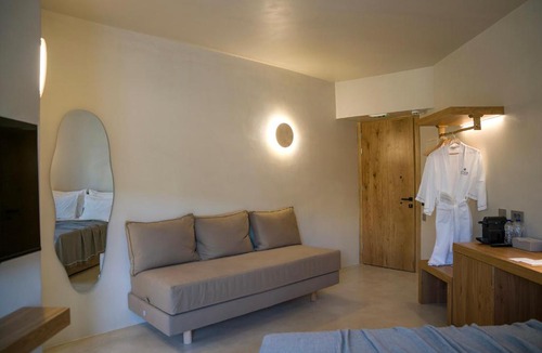 Tinos Town Hotel | Lithos Luxury Suites