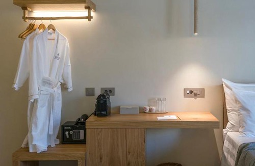 Tinos Town Hotel | Lithos Luxury Suites