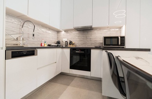 Pangrati Apartment | LIV - Luminous & Spacious Apartment in Pagrati