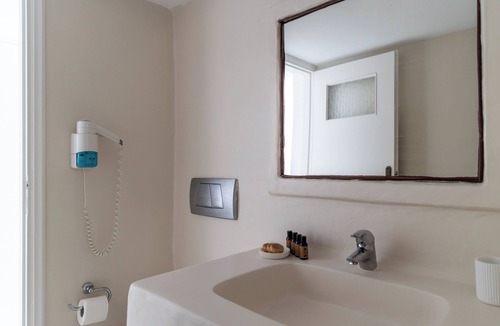 Adamas House | Livanios Studios