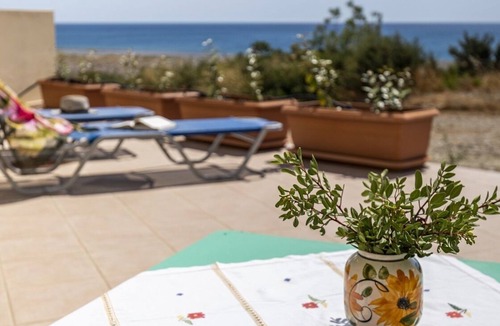 Lindos House | Live by the sea at House Myrtos