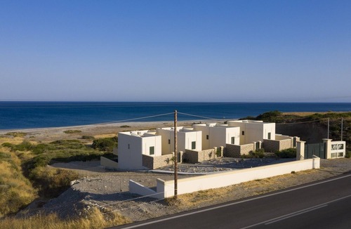 Lindos House | Live by the sea at House Myrtos