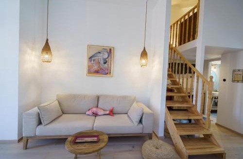 idhra Apartment | LIVIN Hydra Duplex Suite