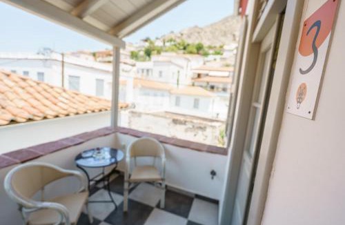 idhra Apartment | LIVIN Hydra Legacy Suite
