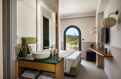 Kontokali Hotel | Loadstar Rooms & Suites