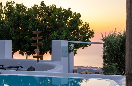 Pyrgos Apartment | Loft Kaves Pool & Bar Suites