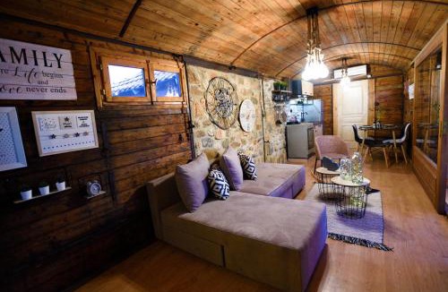 Vatopedi House | Los vagones
