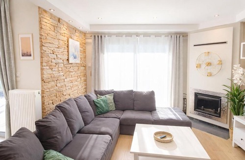 Spata-Artemida Apartment | Louda's Villa