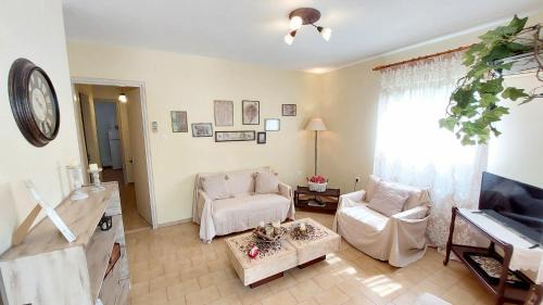 Vathy Apartment | Lourantos Studios & Apartments
