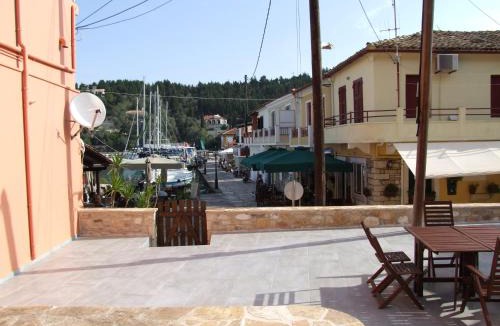 Lakka Villa | Lovely