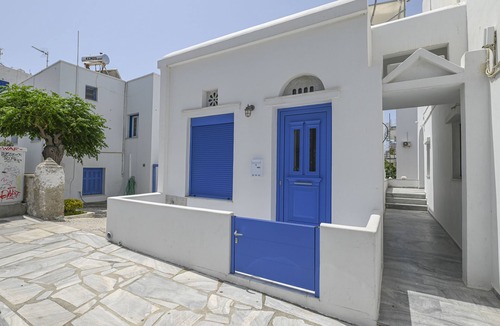 Tinos Town House | Lovely house10 minutes from the beach, the Port and the center